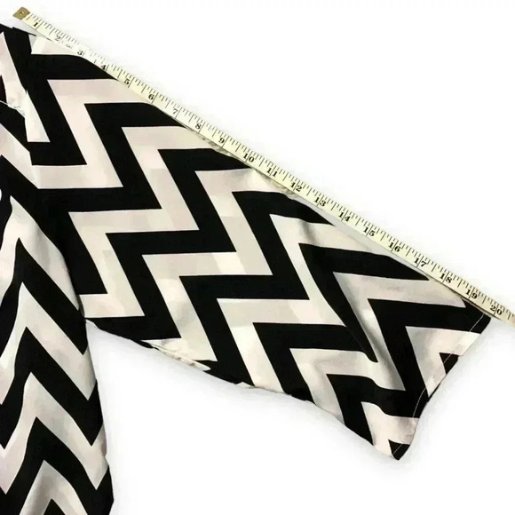 Tacera Black and White Chevron Long-sleeve Dress - Picture 8 of 8